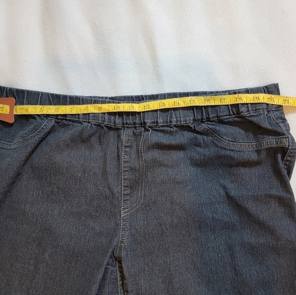 Forever 21 plus size 20 jeans with elastic waist - Picture 2 of 6